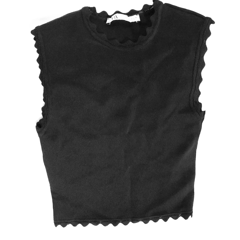 ZARA SCALLOPED KNIT TOP